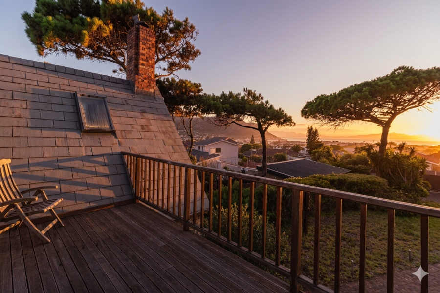 4 Bedroom Property for Sale in Fish Hoek Western Cape